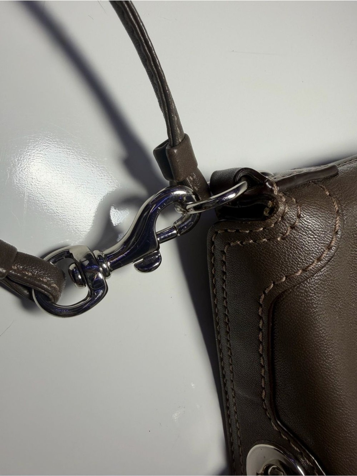 Brown Hand Bag/Wristlet (no brand found)