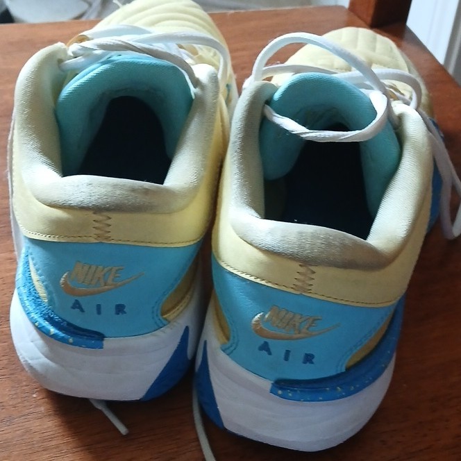 Nike Zoom Freak 5 Men’s Low Top Lace-Up Athletic Sneakers Yellow/Blue/White