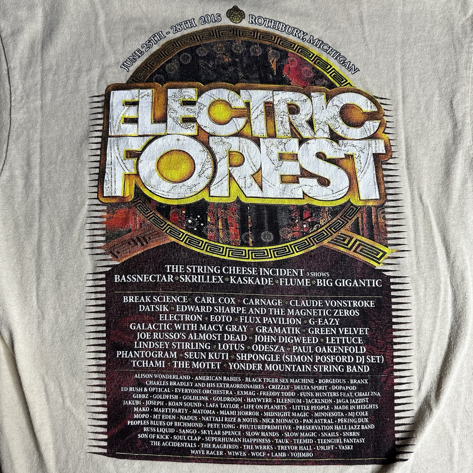 Electric Forest 2015 Shirt Mens Medium EDM Festival Skrillex String Cheese DJ