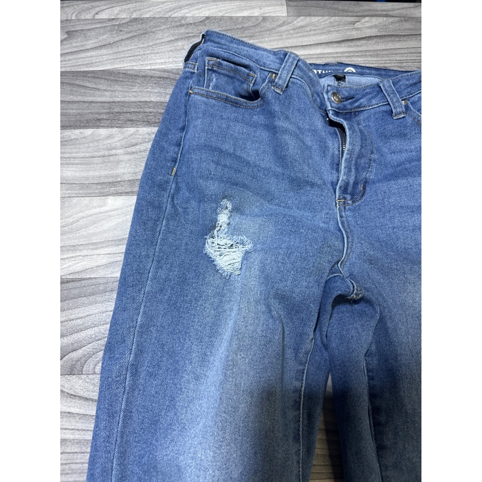 Max Studio Indigo High Rise Skinny Jeans Distressed Raw Hem Size 12 Harvey