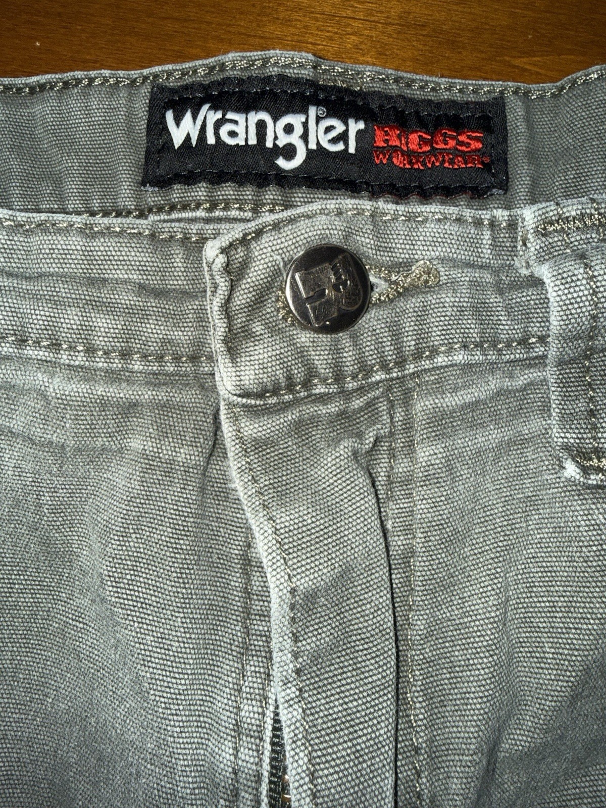 Wrangler Riggs Workwear Men’s Gray Canvas Cotton Cargo Shorts 10″ Inseam