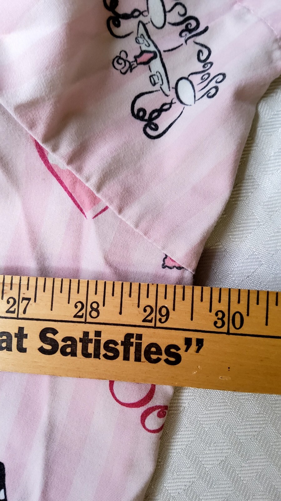 Disney 3xl Scrub Top Short Sleeves, 29.5 In Arm Pit To Arm Pit,