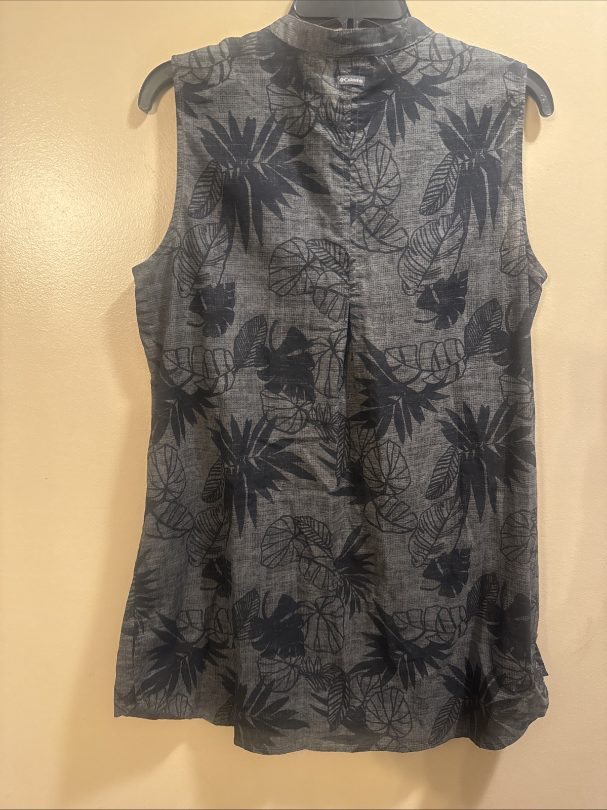 Columbia Women’s Large Willow Bend Black Tropical Floral Sleeveless Button Top