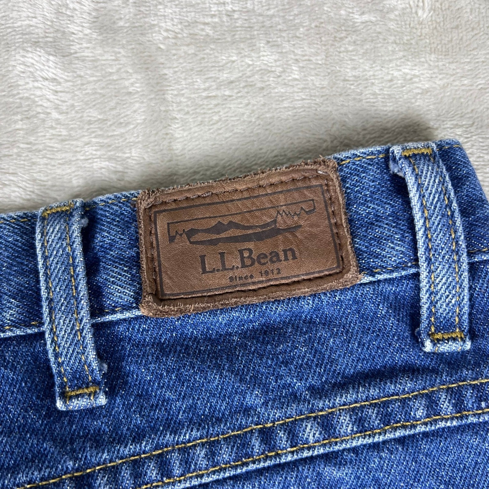 LL Bean Natural Fit Jeans Mens 38×27 Blue Denim Relaxed Straight Leg OK121