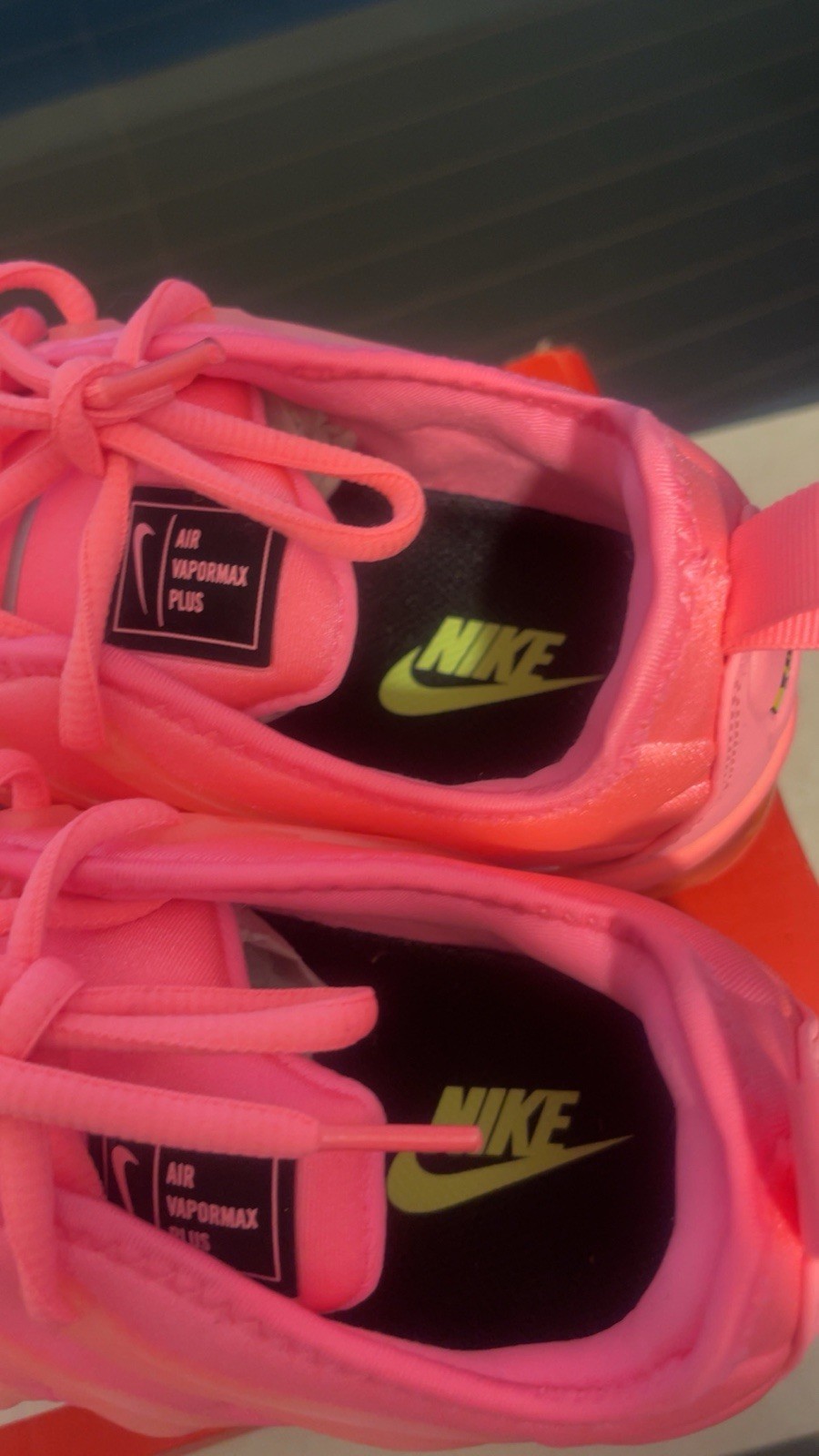 Nike Air VaporMax Plus Woman’s Low-Top Lace-Up Sneakers Pink New w/ Box