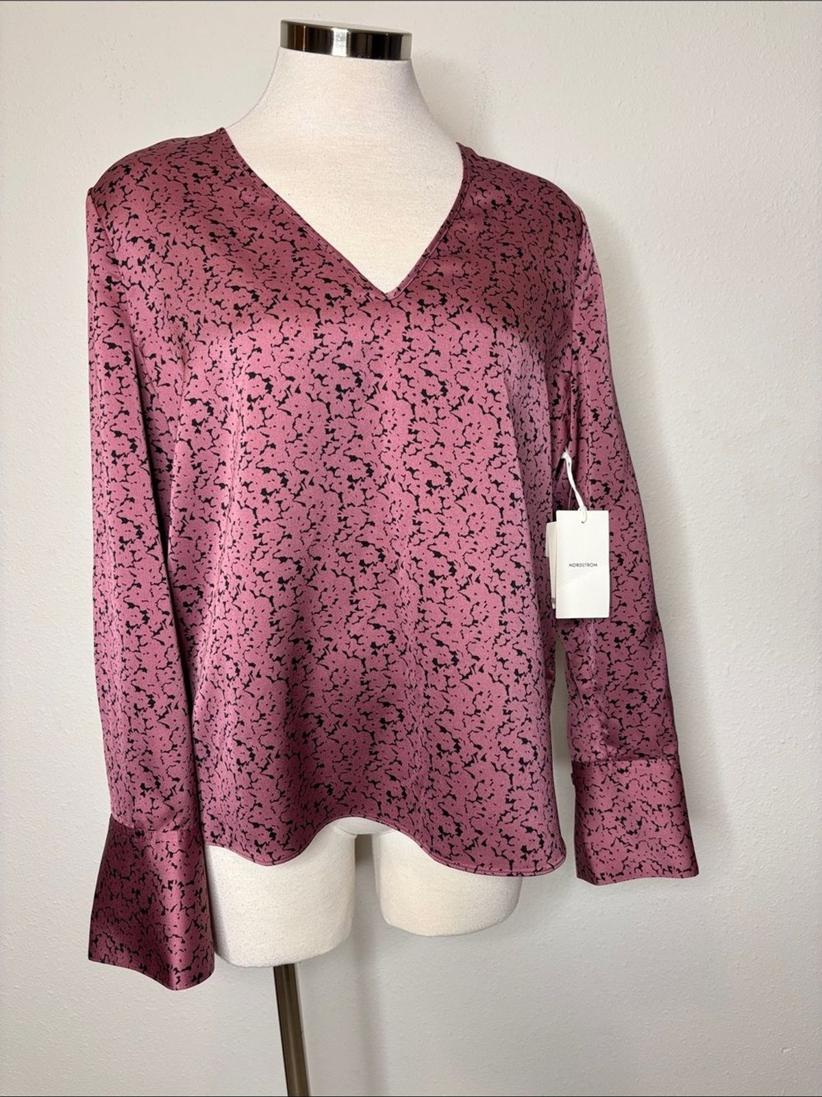 Nordstrom Rose Pink V-Neck Long Sleeve Printed Blouse
