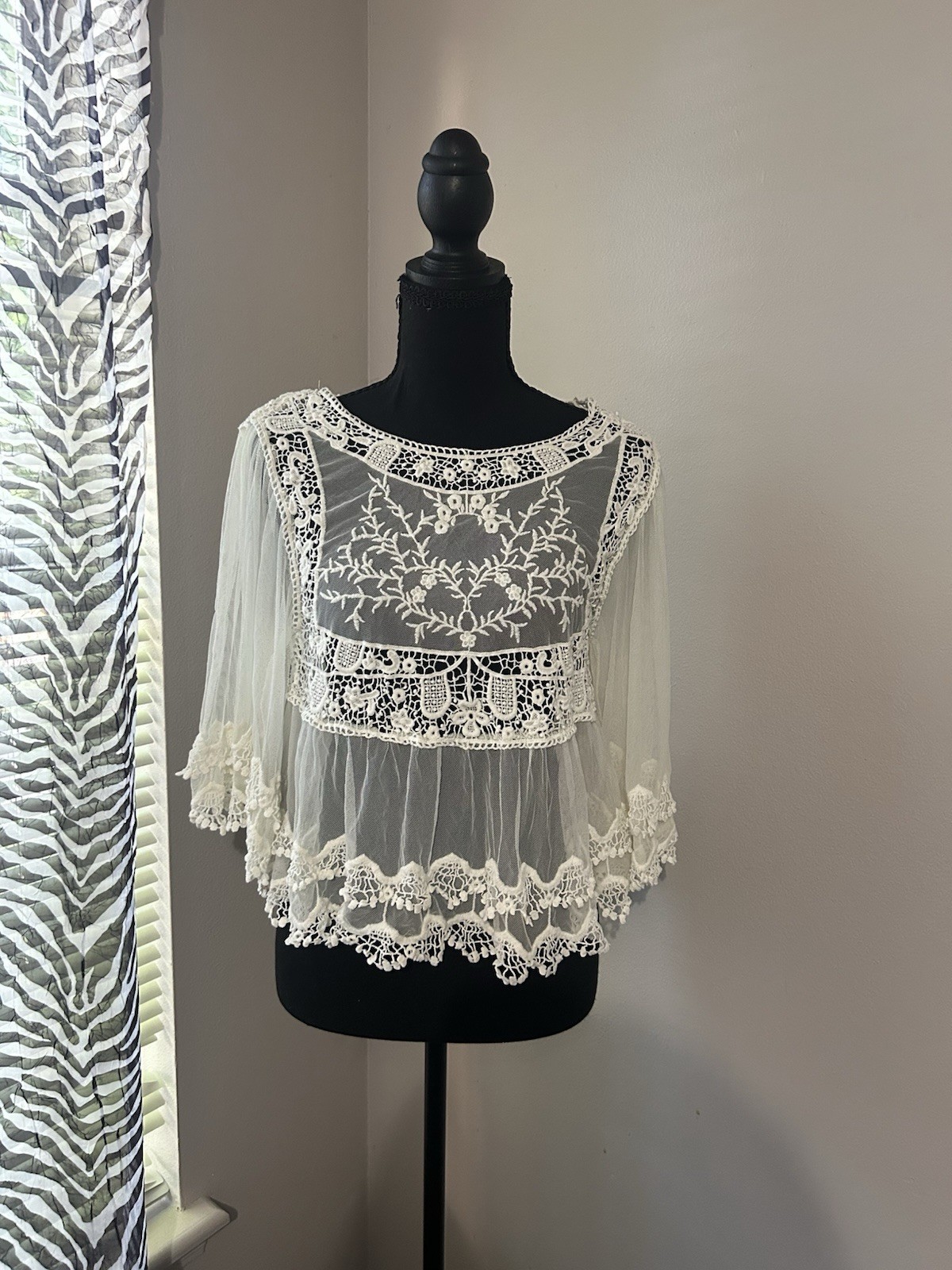 Double Zero Lace Top Size S