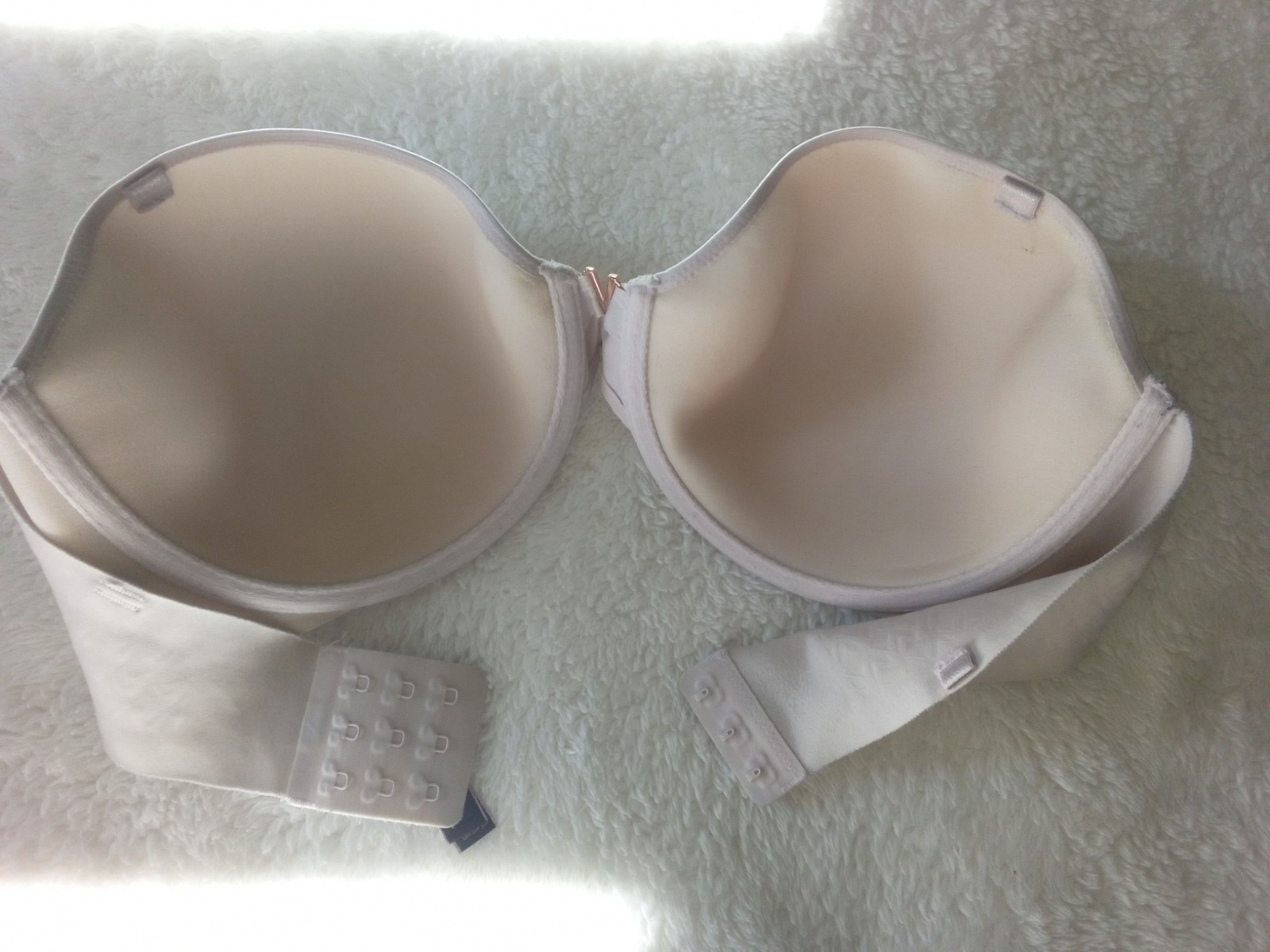 Victoria’s Secret Multi-Way Bra Beige/ Nude Underwire, Missing Removable Straps