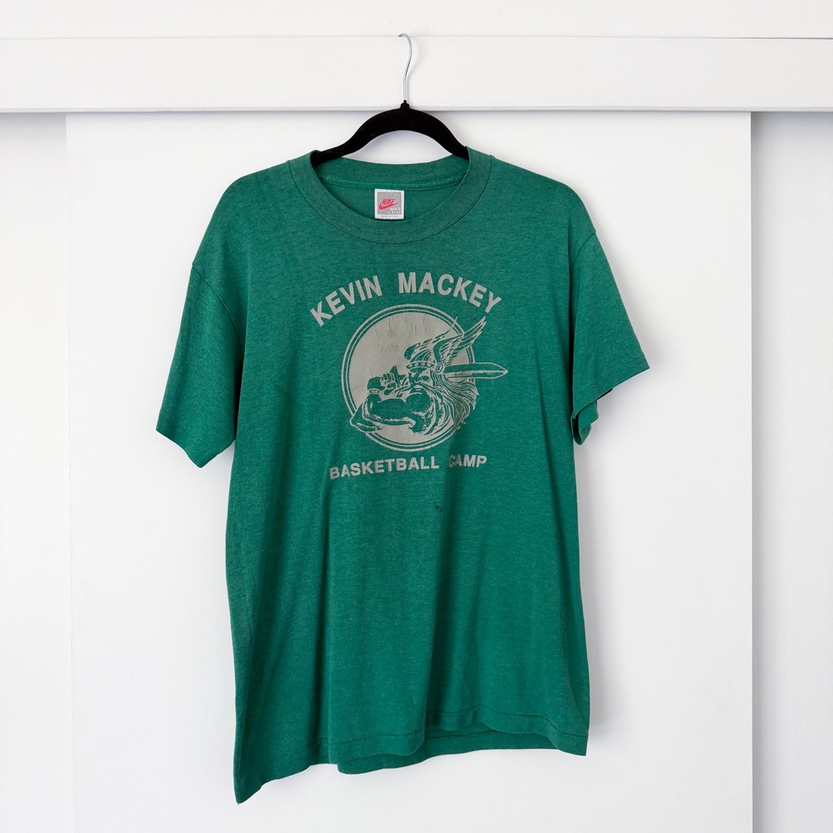 Vintage 80s Nike Kevin Mackey Basketball Camp T Shirt Green Orange Tag M