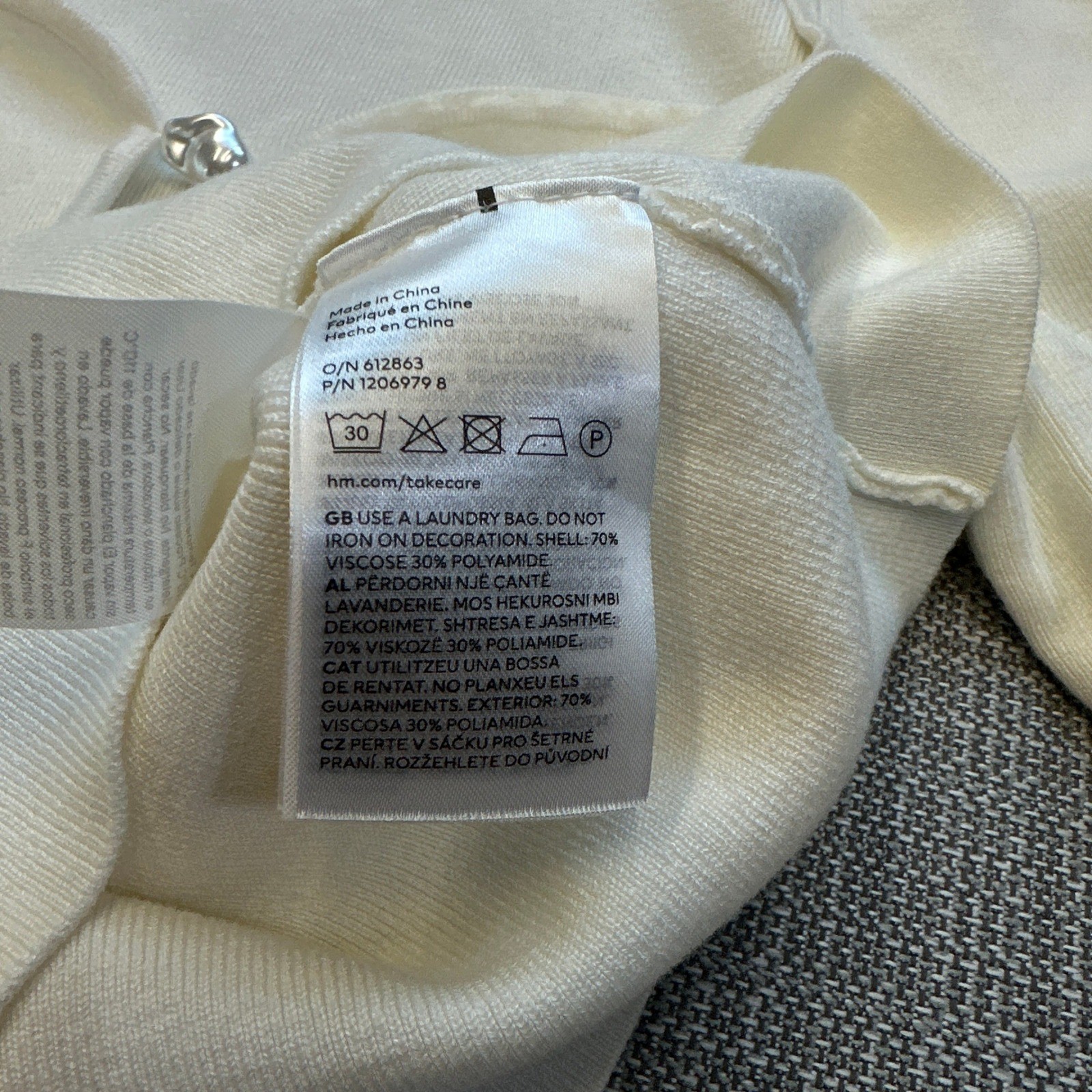 Y2K Fitted Sweater Medium Sweetheart Neckline Keyhole Coastal Romantic Dainty