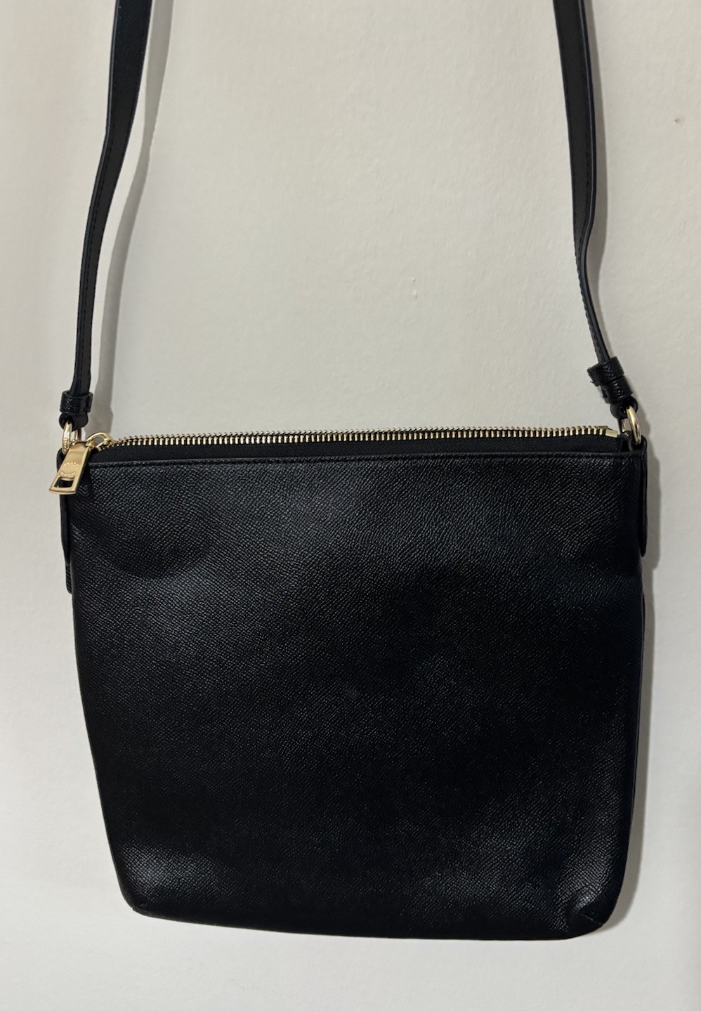 Coach Black Crossbody Bag Zip Top Adjustable Detachable Strap Gold Hardware Logo
