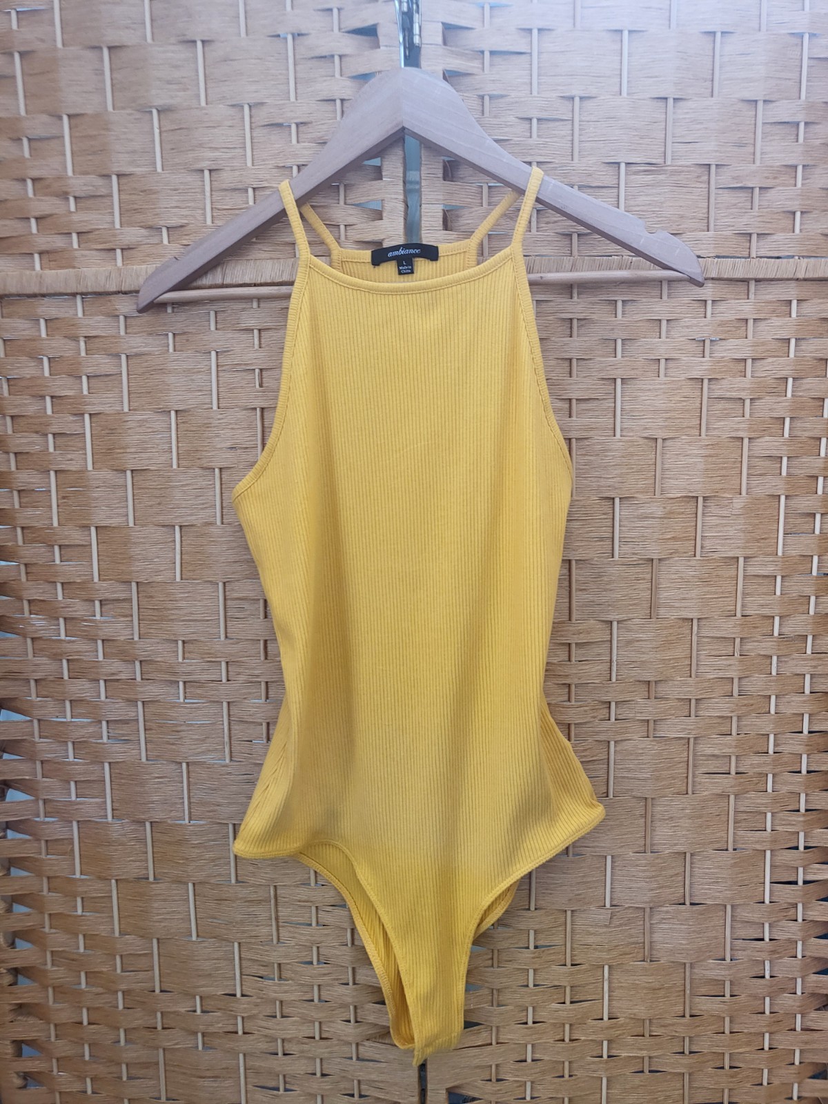 Ambiance Women’s 95% Cotton 5% Spandex Yellow BodySuit Size L In Good Shape