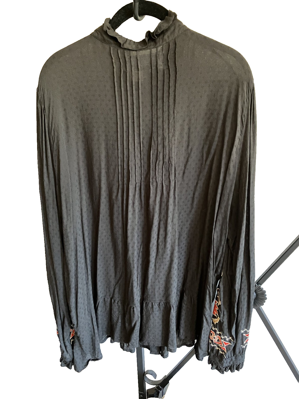 Double D Ranch Black Embroidered Ruffle Collar Top – Size 2X