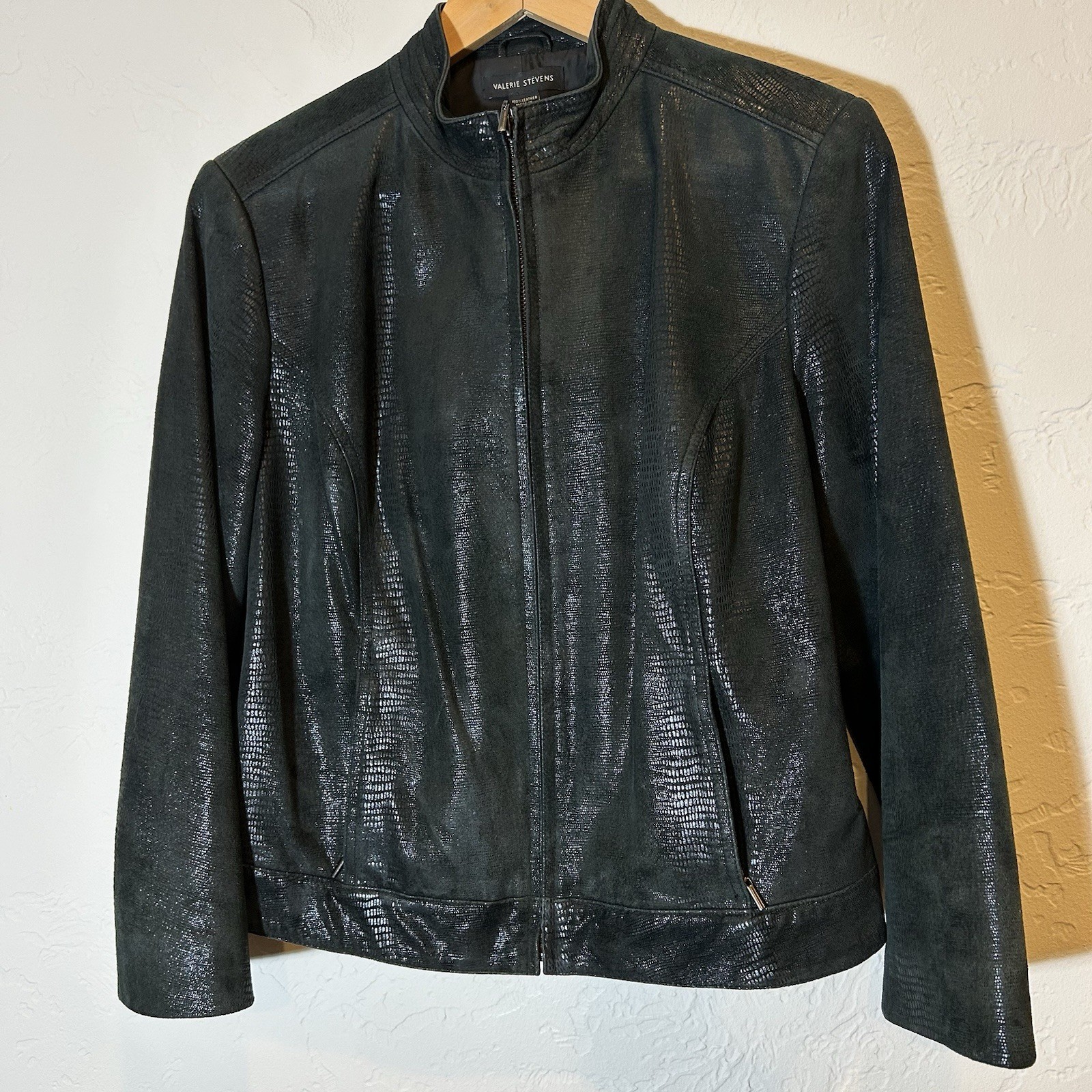 Valerie Stevens 100% Leather Zip Jacket L Snake Embossed Textured Black