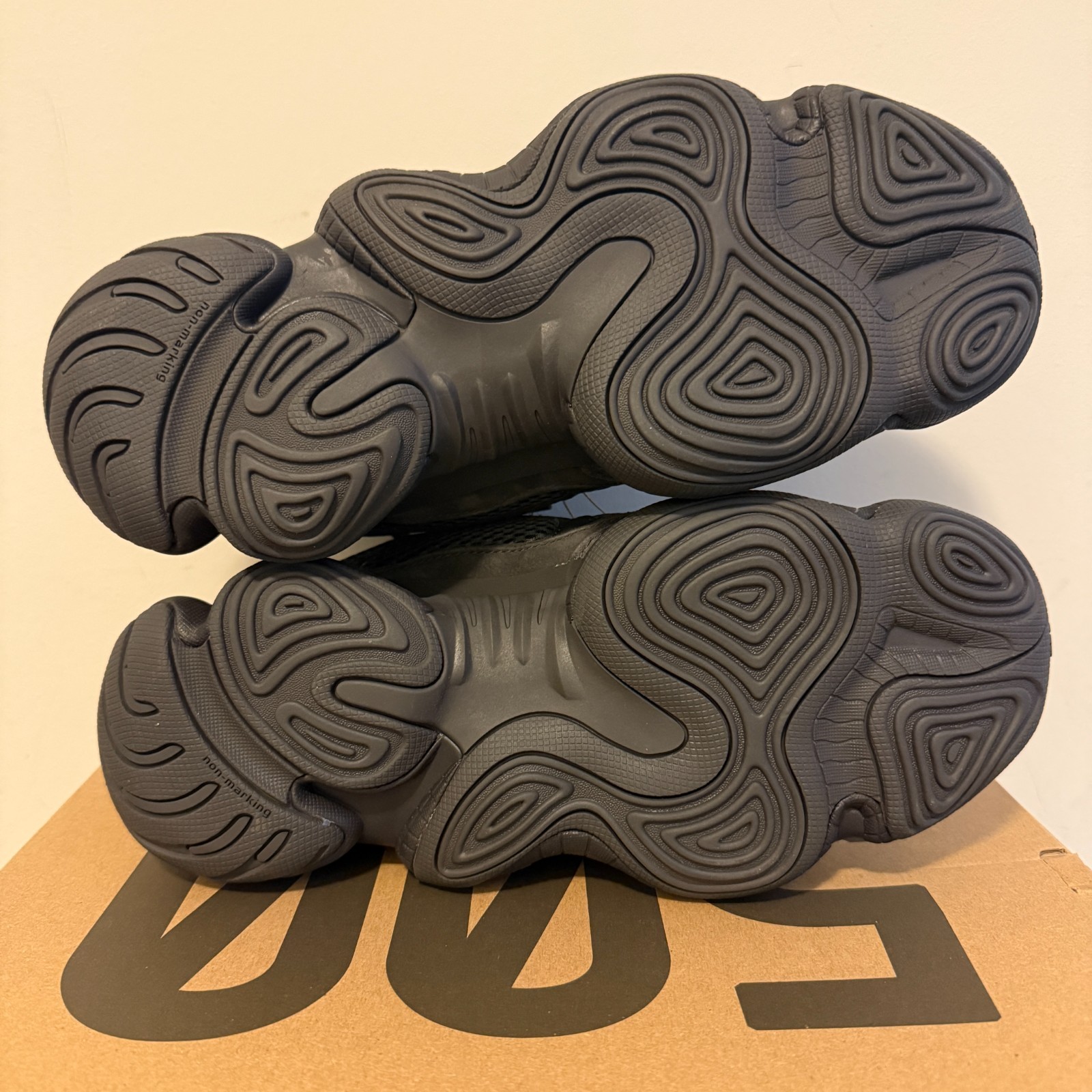 adidas YEEZY 500 Utility Black F36640 Kanye West YE Men’s sz. 9 DS New