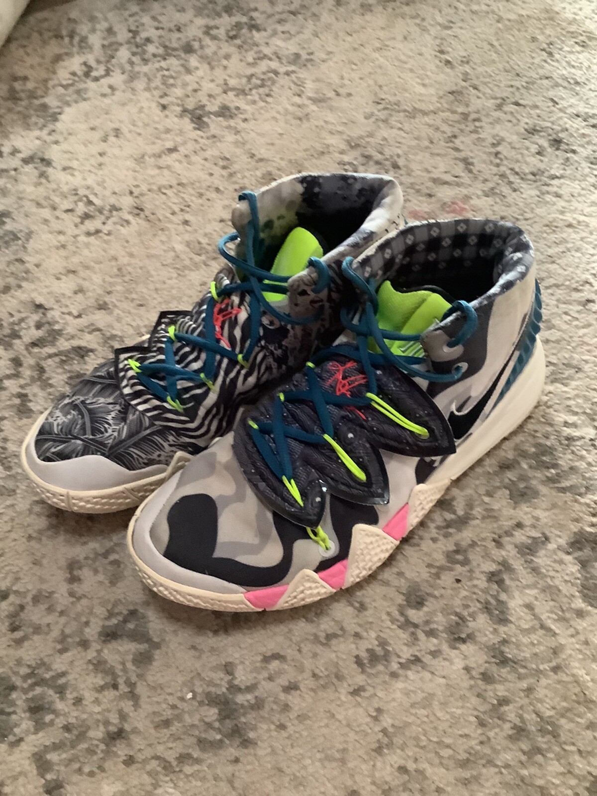 10.5 M – Nike Kybrid S2 “What The” Neon 2020 Retired