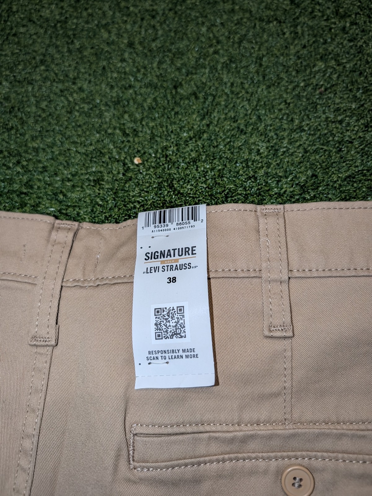 Signature by Levi Strauss Chino Shorts Mens 38 Tan Khaki Flex 10.5 Inseam NWT