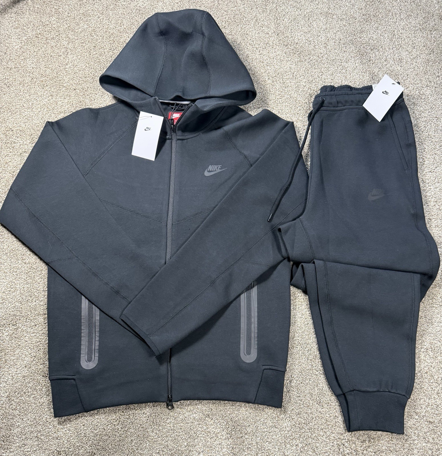 NIKE TECH FLEECE SET 🖤 (BLACK) Only Size XL Available