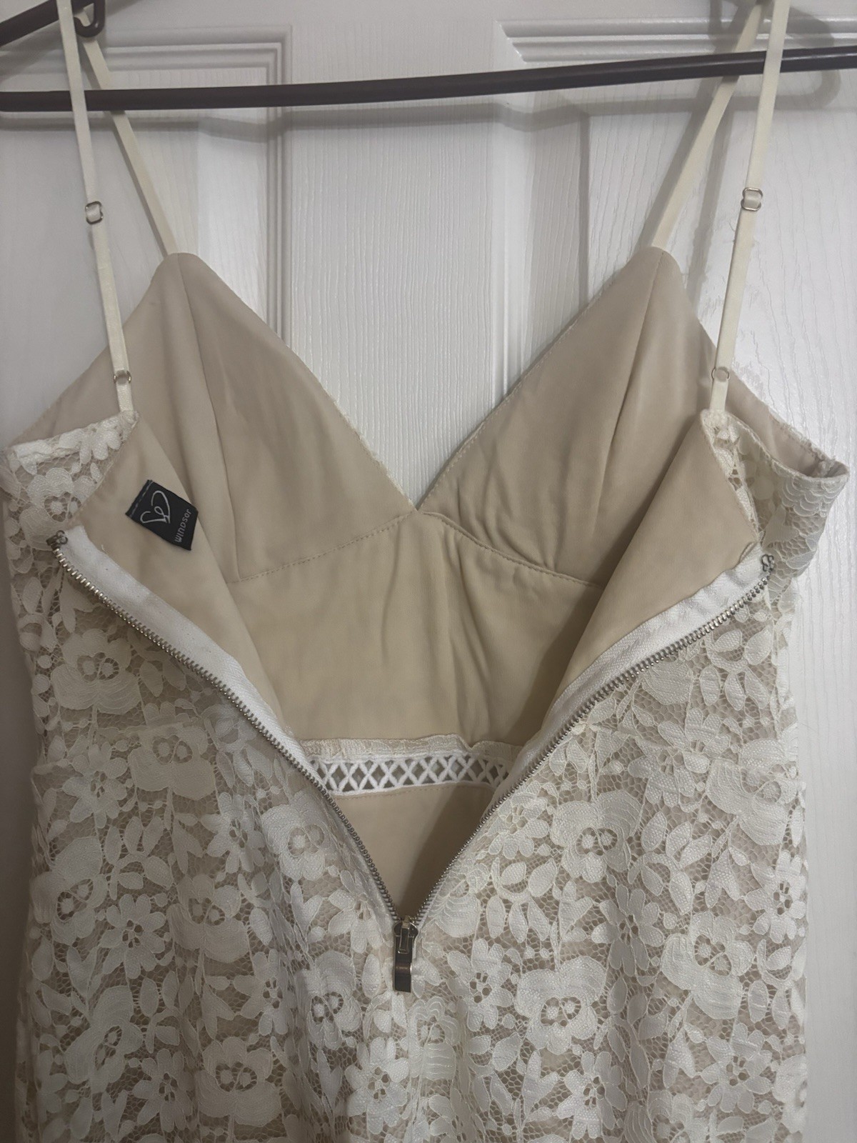 Windsor Ivory/Beige Lace Lined Adjustable Strap Dress Size Small. Back Zipper