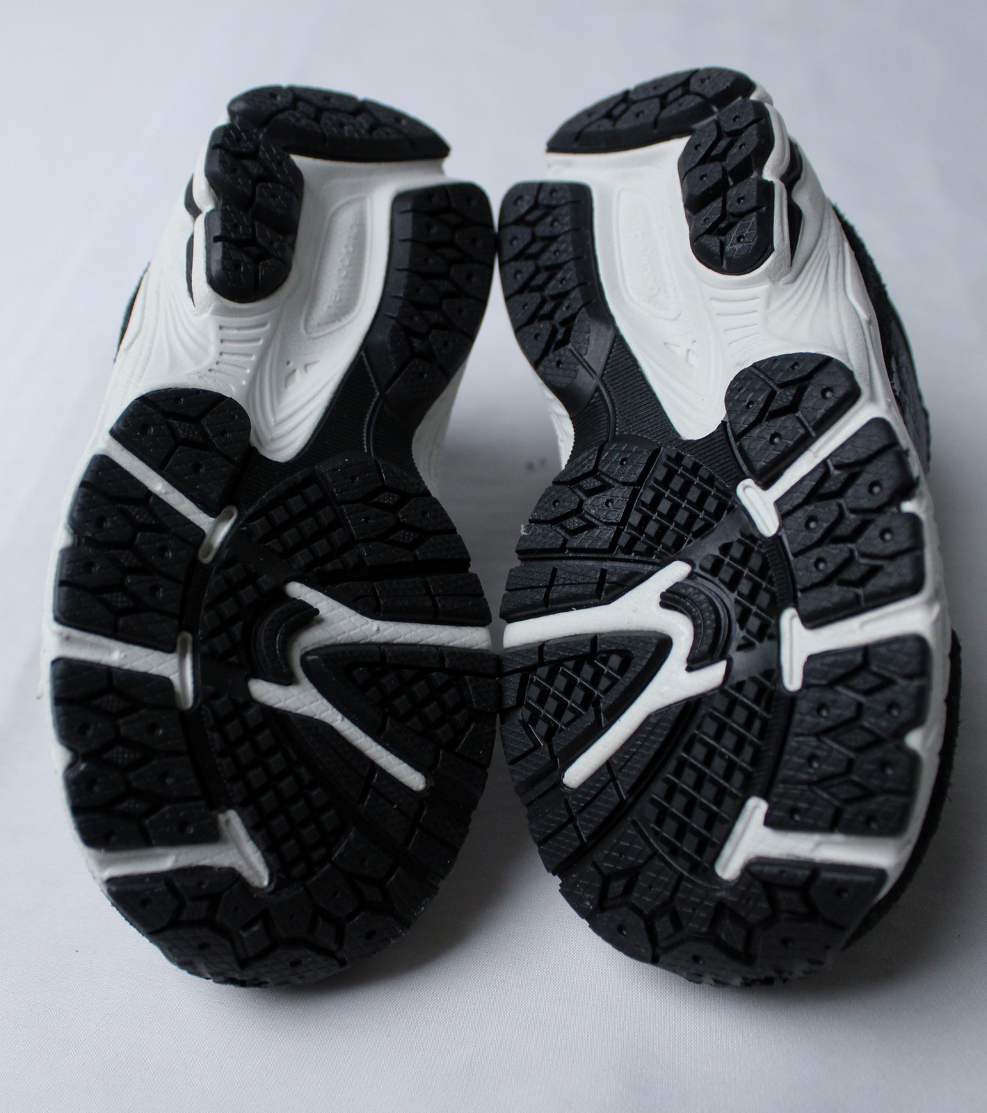 New Balance Unisex Toddler’s 2002R Lace Sneakers JL3 Black Size US:6 UK:5.5