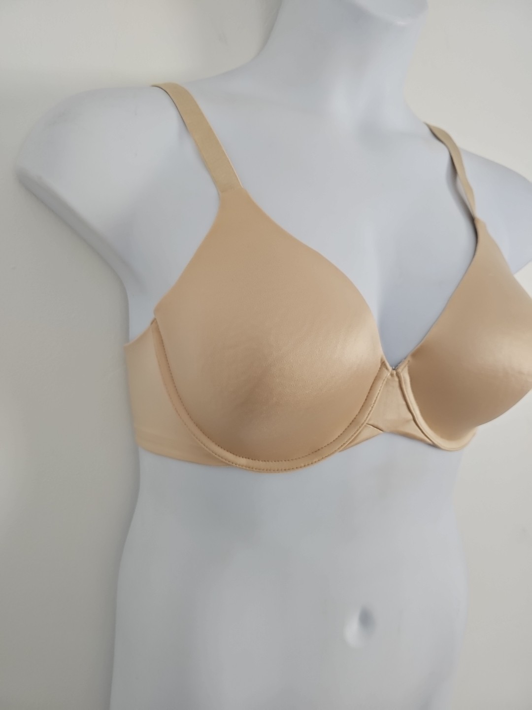 Lilyette Back Smoothing T-shirt Bra Ivory size 38C Underwire Adjust. Staps Lined