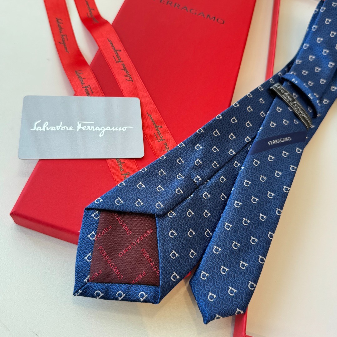 NWT Ferragamo Silk Tie Luxury Business Formal Necktie