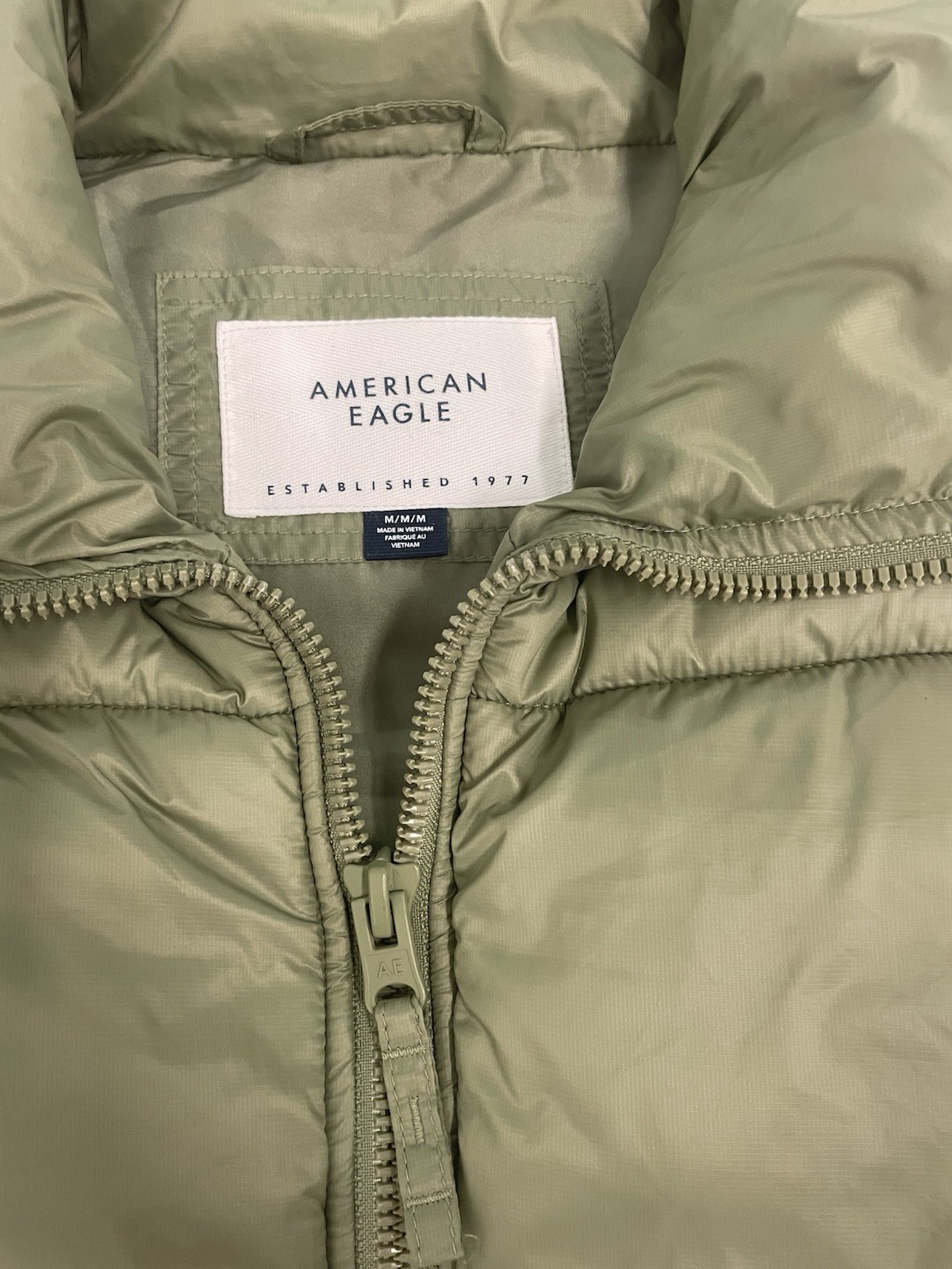American Eagle Womens Puffer Vest Olive Green Quilted Full Zip Cropped M