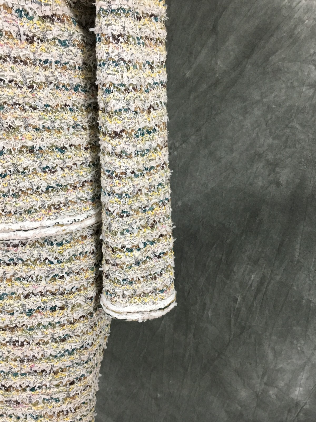 NEW BEAUTIFUL St John knit green white pink yellow multi skirt suit size L 10