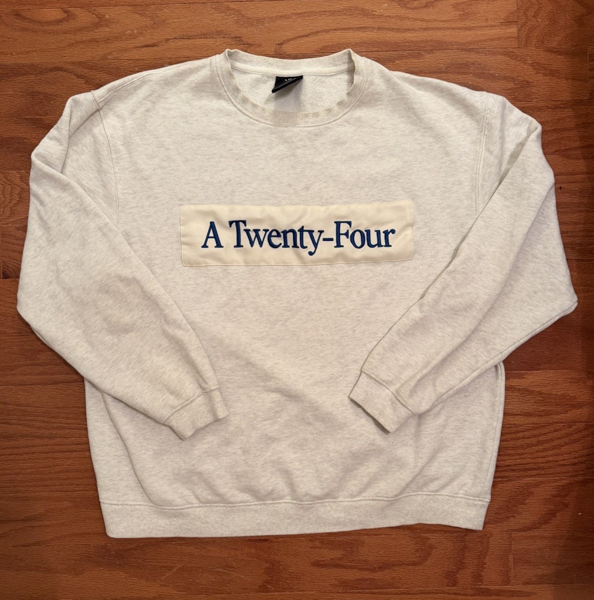 A24 A Twenty-Four Patch Crew Neck Sweatshirt Size Large Off White Heather Gray