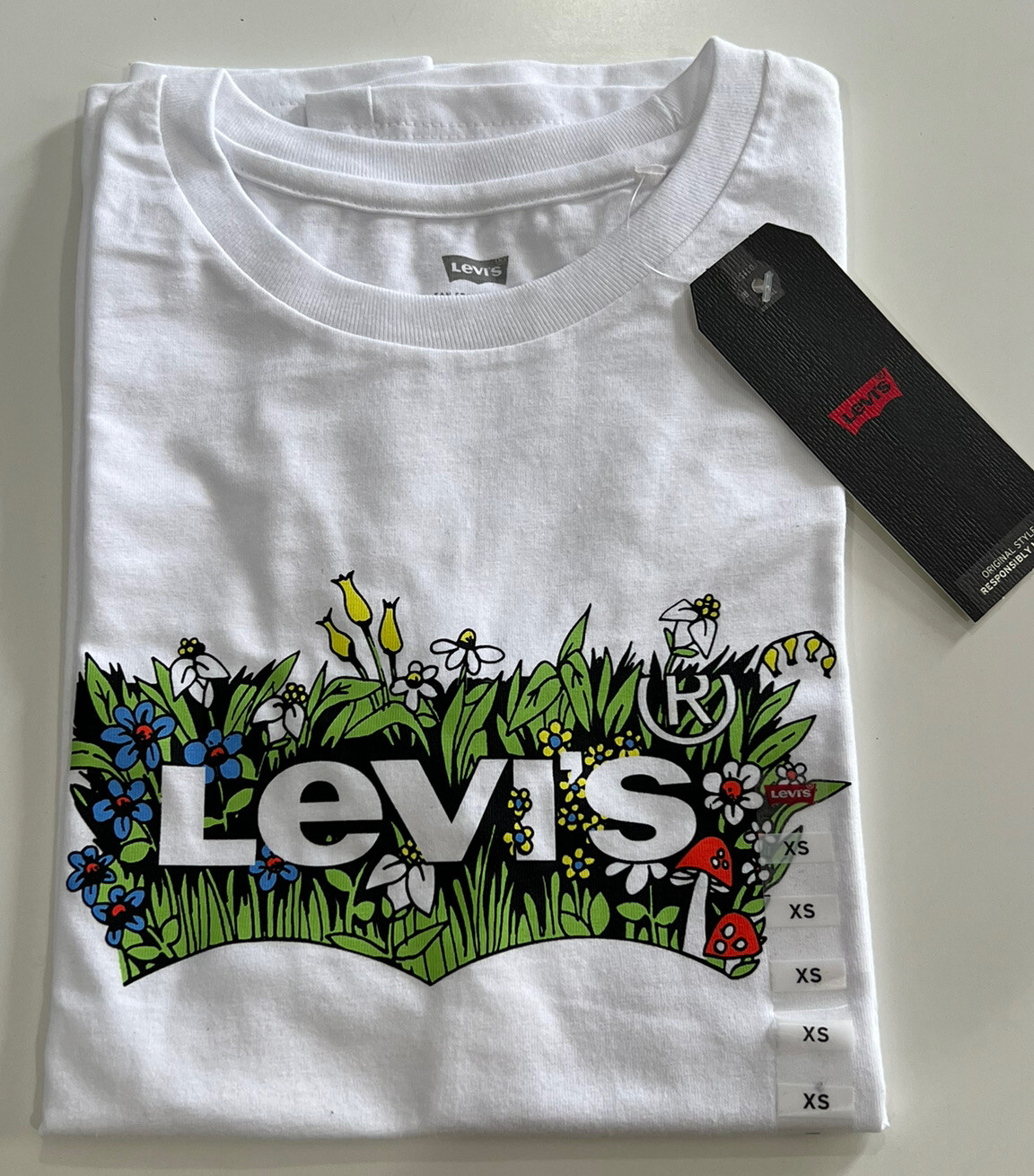 Levi’s Women’s Batwing Logo Perfect Tee White Floral T-Shirt Size XXS, XS NEW