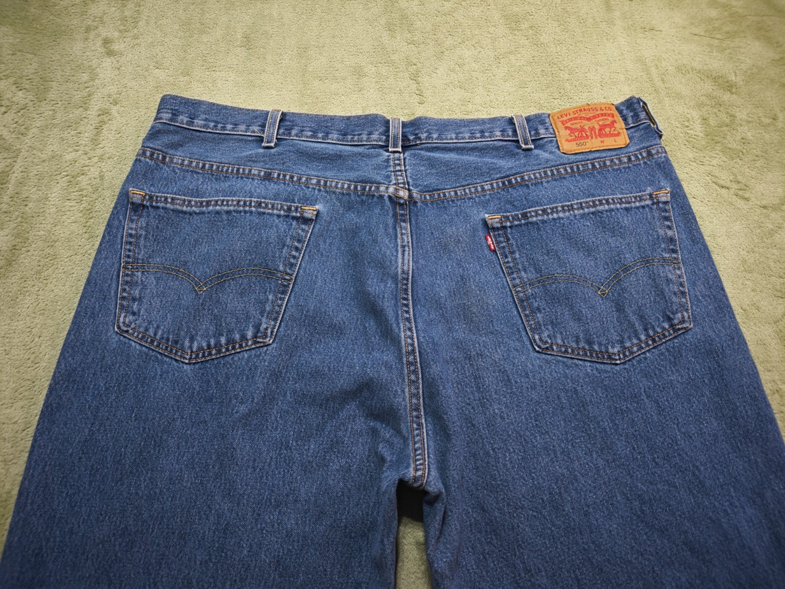 Levis 550 Relaxed Fit Jeans Mens 46×32 Medium Wash Blue Made in USA Vintage Deni