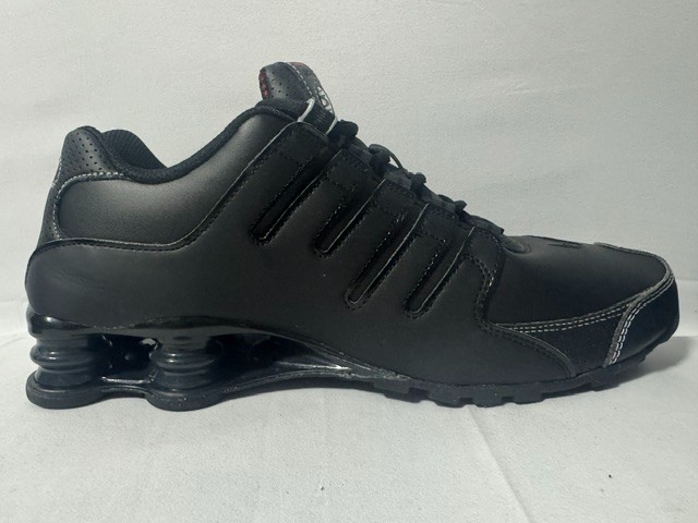 ******Nike Shox NZ****** Black Varsity Red Mens Size 10 N428