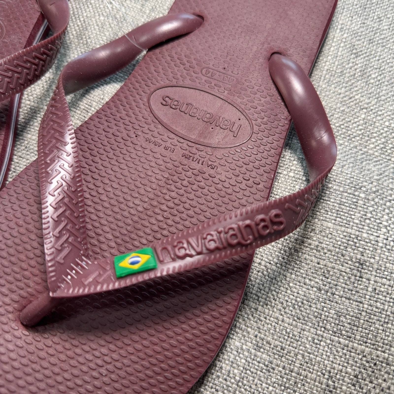 Havaianas Top Flip Flops Men’s 11-12 Grape Wine Burgundy Sandals NWT Brazil