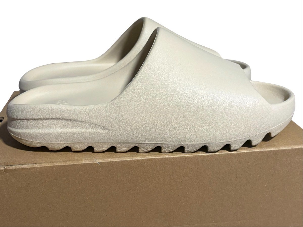 Authentic Adidas Yeezy Slide Bone Sz 11 FZ5897 – Confirmed App Clean Condition