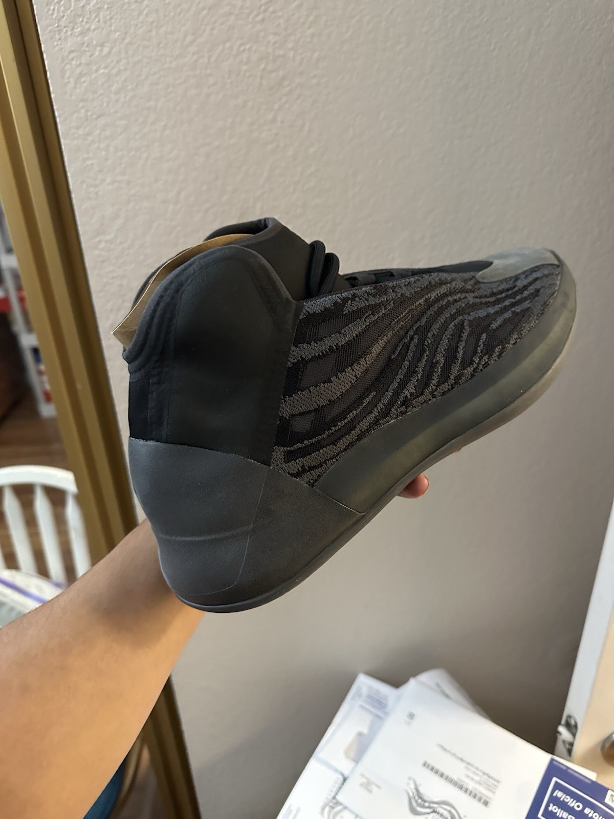 Size 9 – adidas Yeezy Quantum Onyx (ONE RIGHT SHOE ONLY)