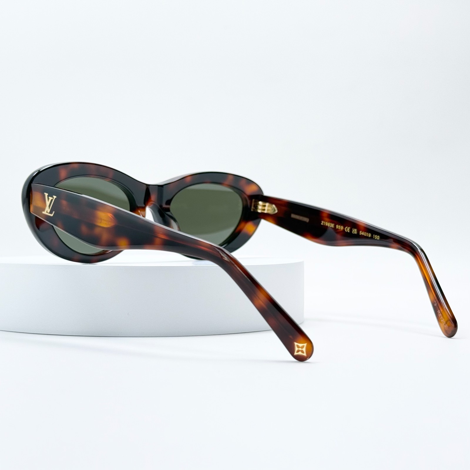 Louis Vuitton Z1983E Oval Sunglasses Tortoiseshell Frame Green Tint Lens