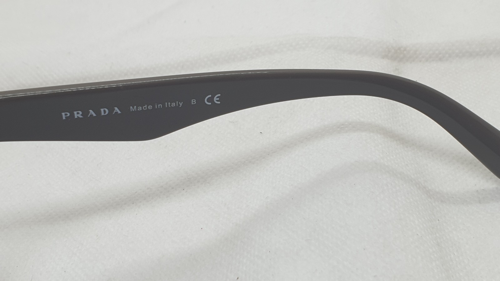 Prada SPR 24Q UAM-0A7 Sunglasses. Made in italy