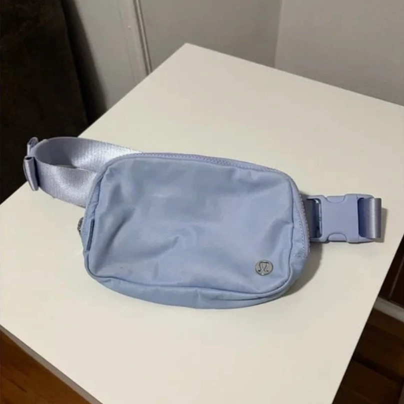 Lululemon Everywhere Belt Bag 1L Light Blue Unisex Crossbody Waist FannyPack NWT