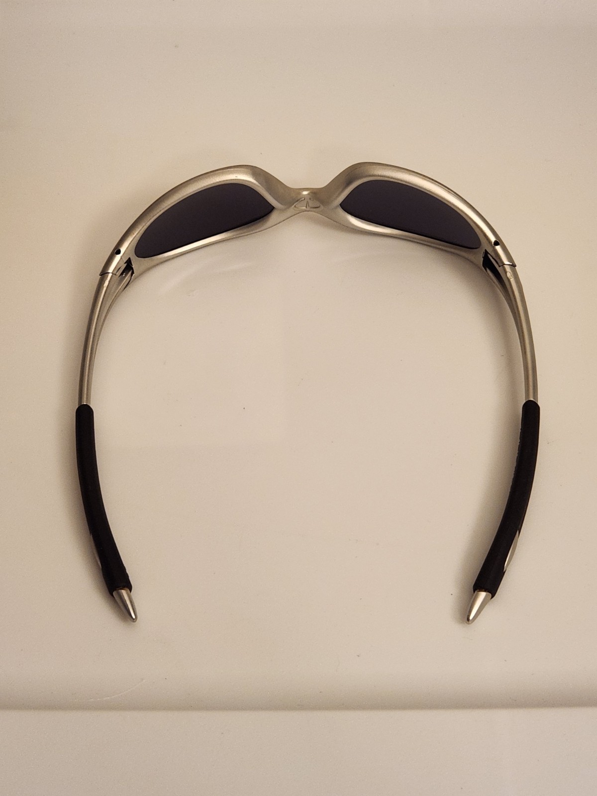 Vintage Oakley Minute Minute 1.0 Gen2 Sunglasses Sliver Frame Black Lenses Y2K