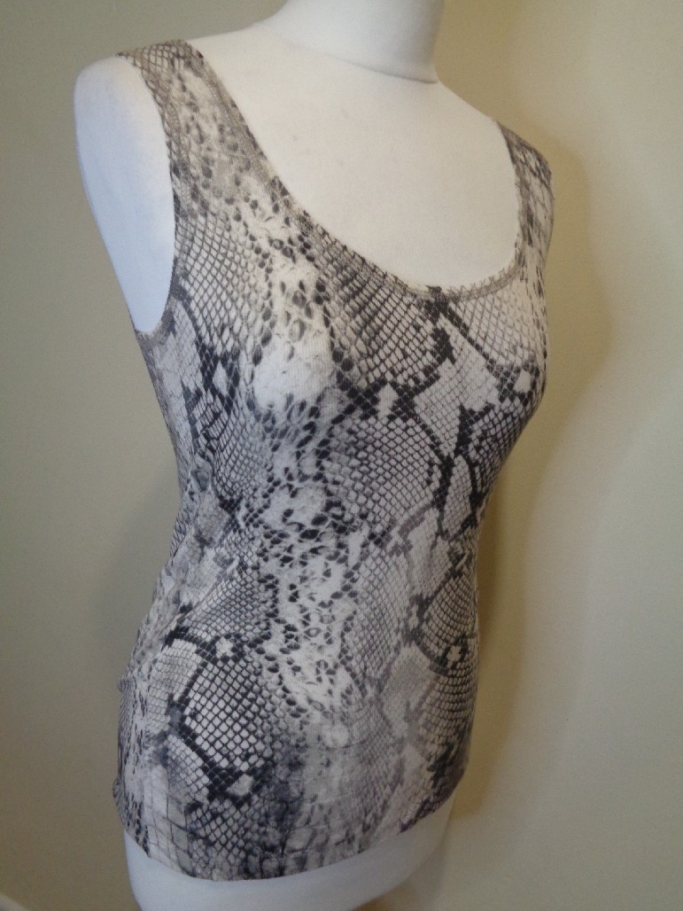 MARC CAIN BEIGE AND BROWN SNAKESKIN PRINT SCOOP NECK SLEEVELESS TOP – SIZE 10