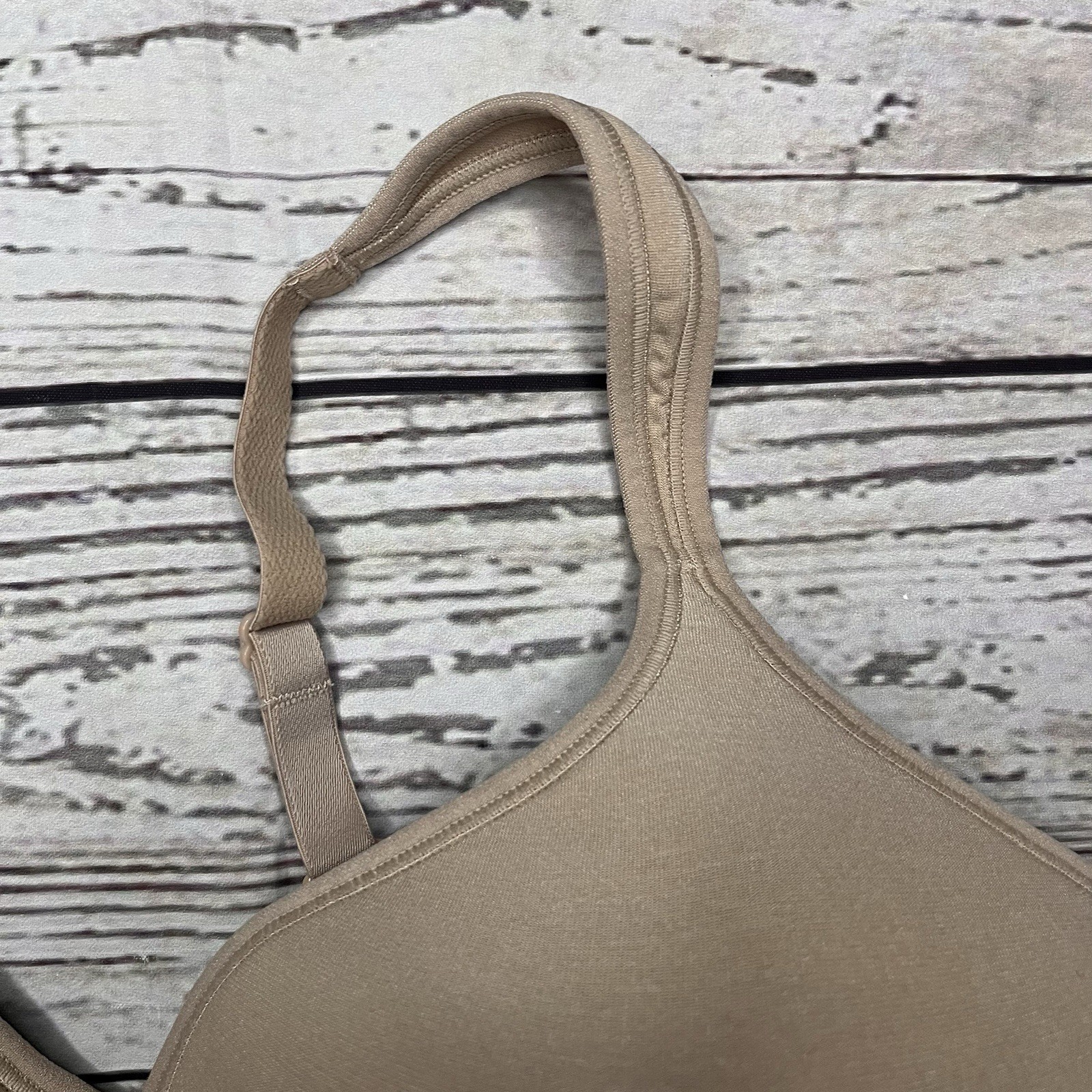 Bali Womens 40B One Smooth U Back Smoothing Wirefree T-shirt Everyday Bra Beige