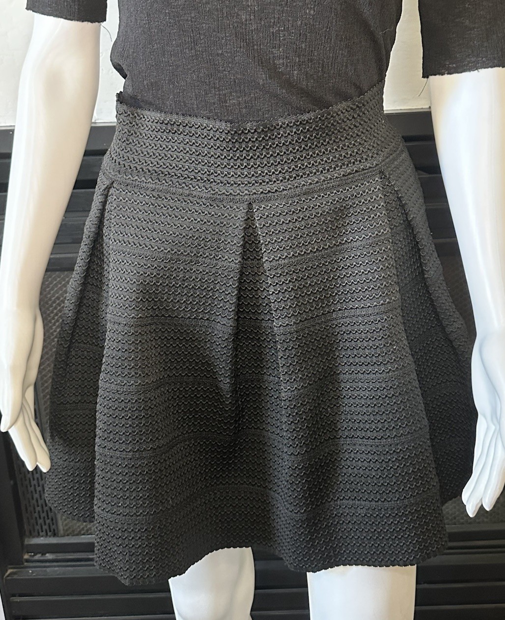 Finesse Black Mini A-line Skirt Size Small Length 17” Zipper Closure