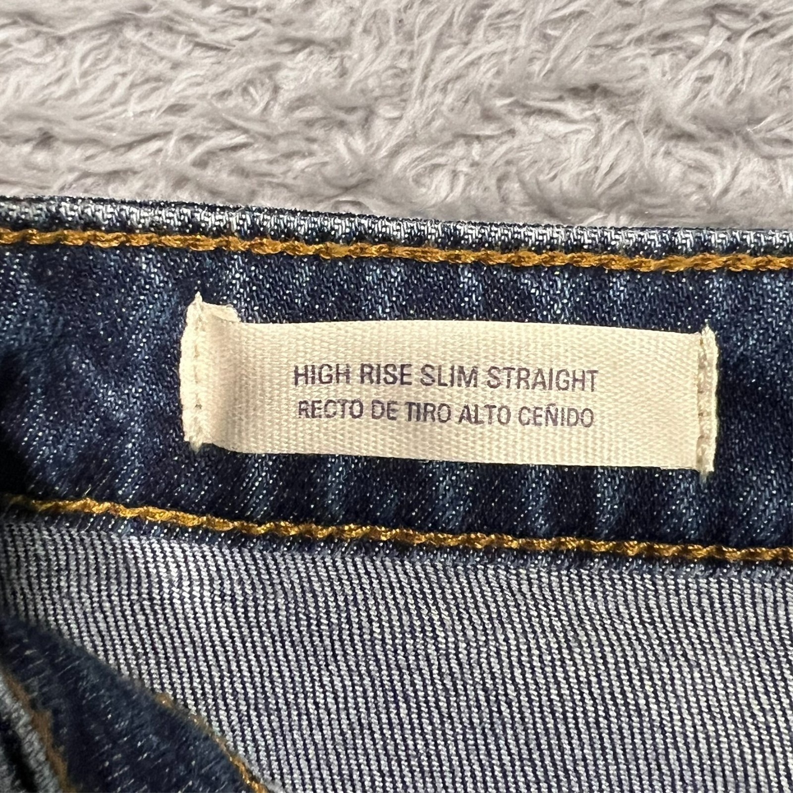 Universal Thread Jeans High Rise Slim Straight Distressed Dark Wash Womens 2/26R