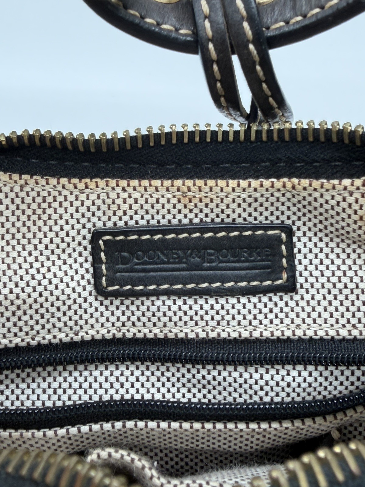 VTG Dooney & Bourke Cream Canvas Small Signature Hobo Shoulder Bucket Bag
