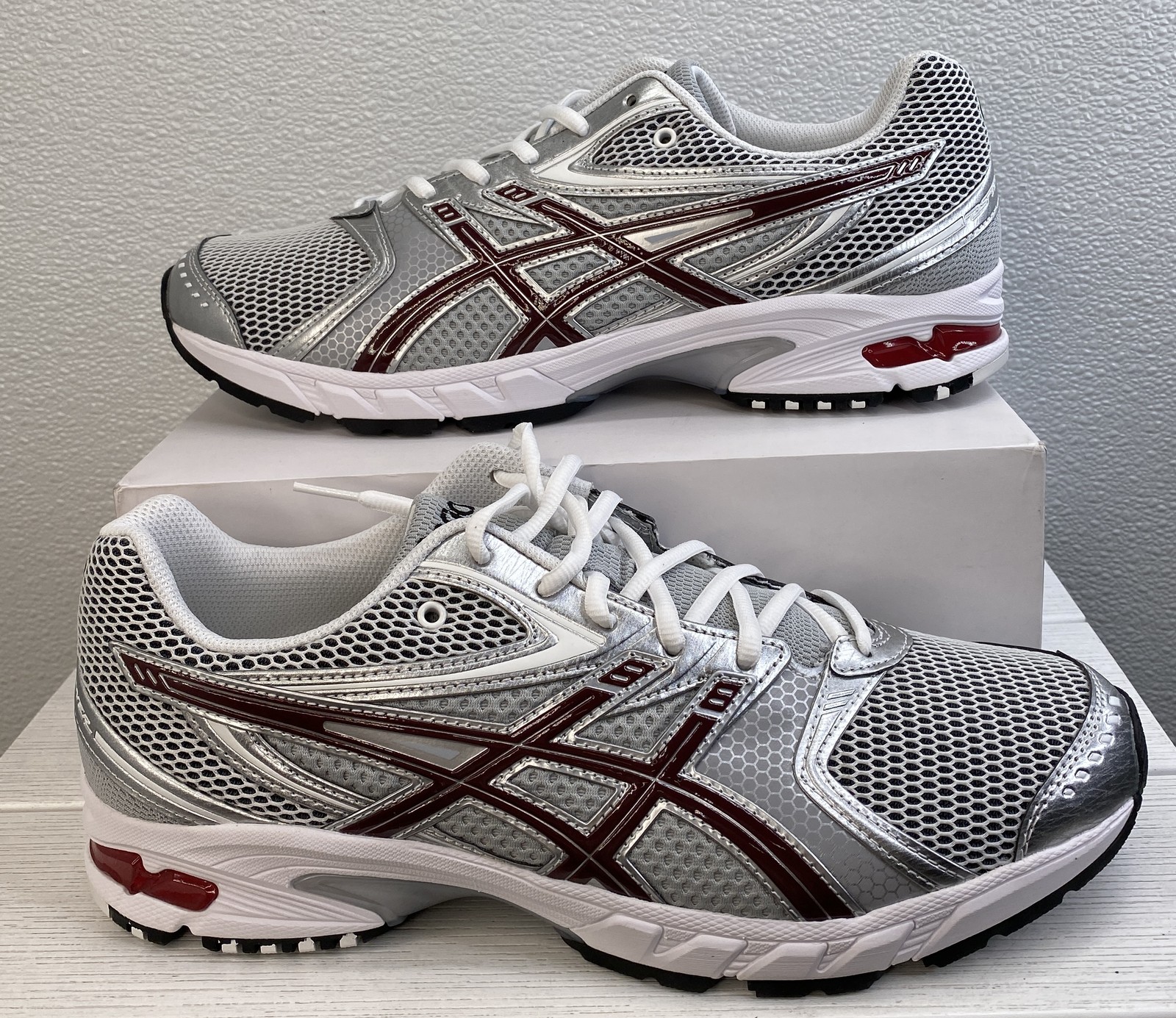 Asics Gel-DS Trainer 14 Men’s Size 11 White Port Royal Mesh Athletic Sneakers