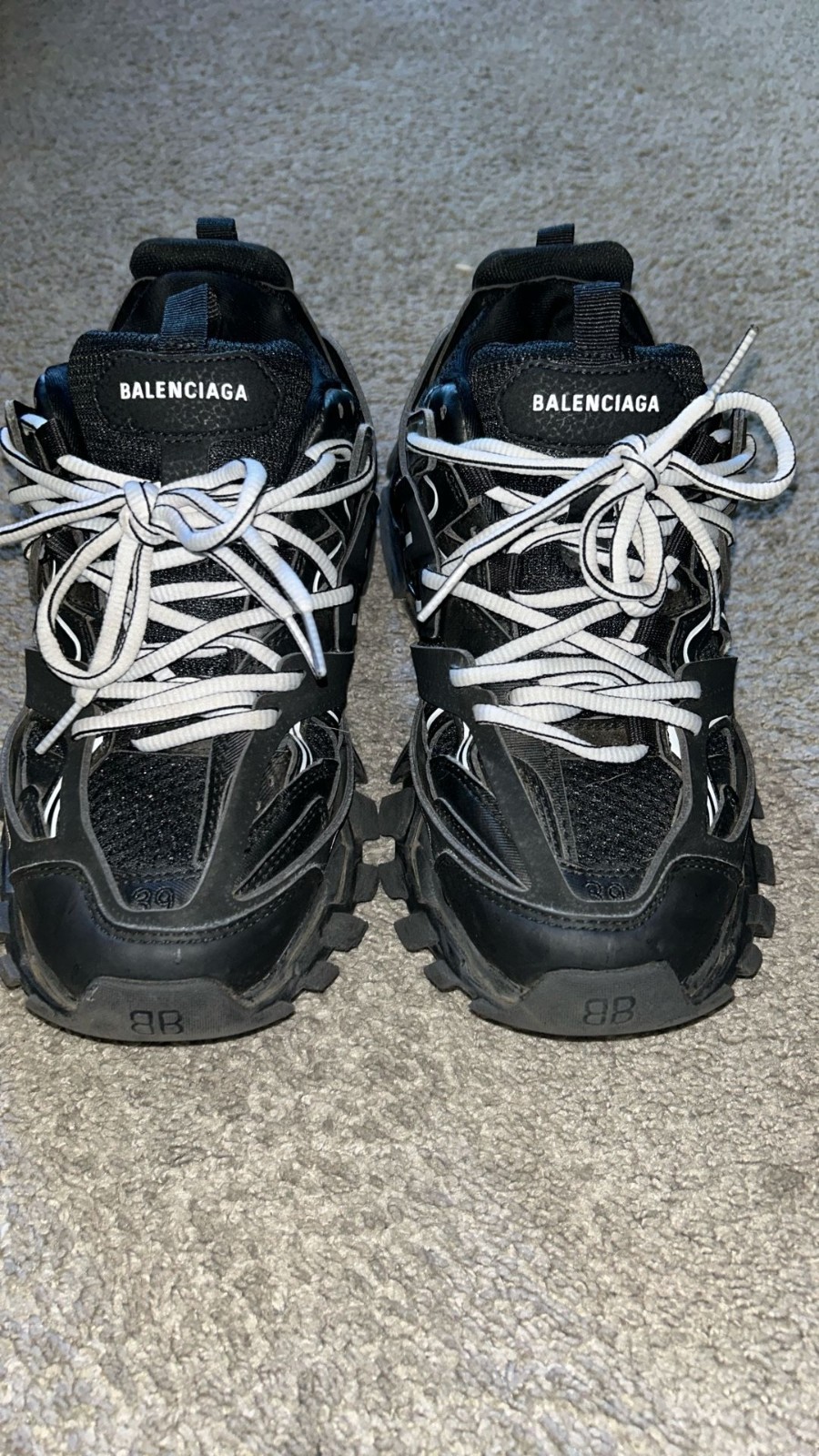 Balenciaga Runner Men’s Black Low Top Lace-Up Athletic Sneaker 145242
