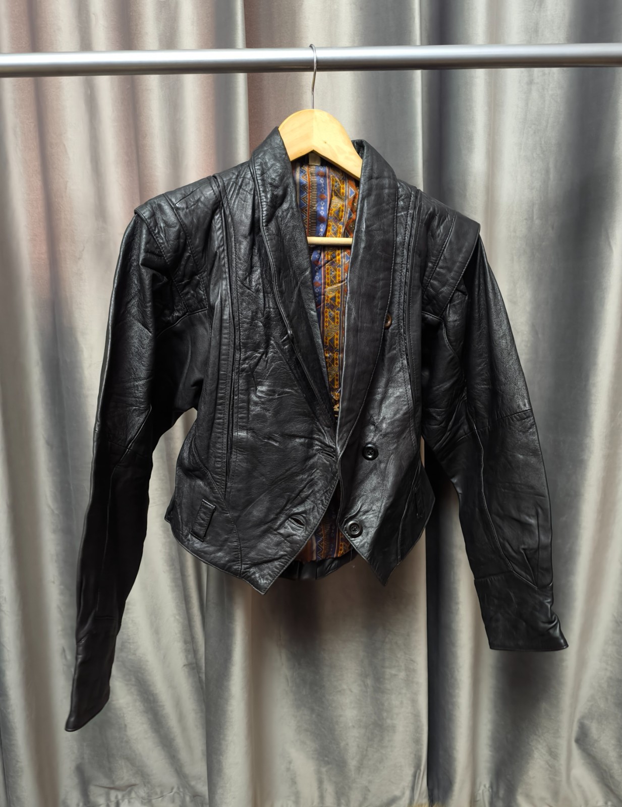Vintage Black Genuine Leather Cropped Jacket Women’s S 80s Shoulder Pad Blazer