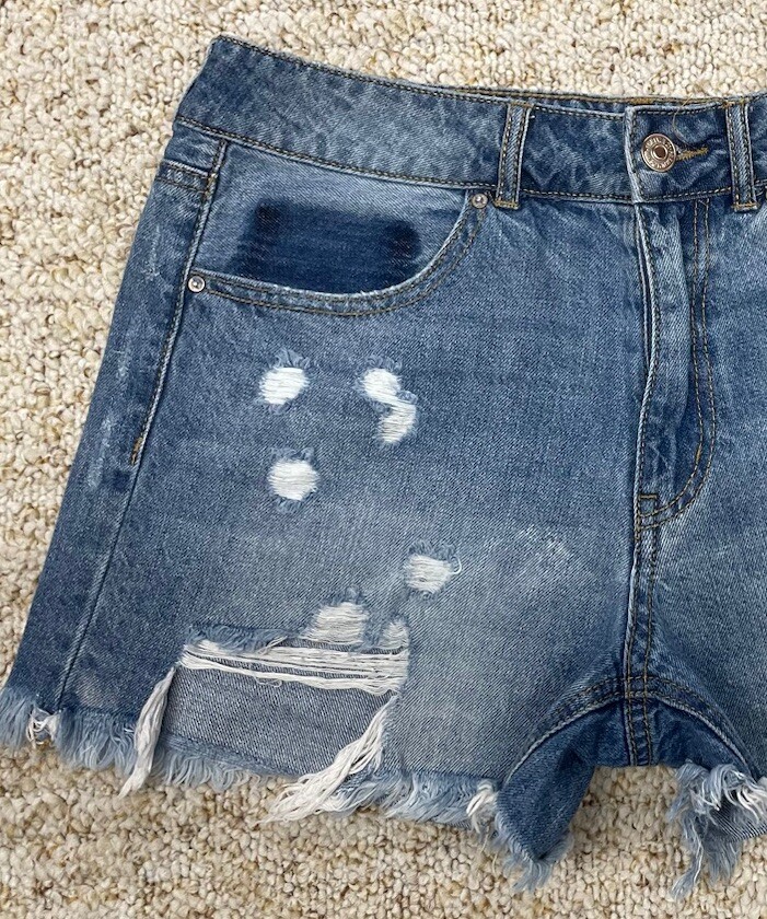 Forever 21 Jean Shorts Women’s Tag Size 28 Distressed Denim Cut Off (Waist 30″)