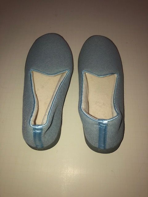 Wishcotton Light Blue Slippers Size 10 for Laides / Memory Foam Footbed / New