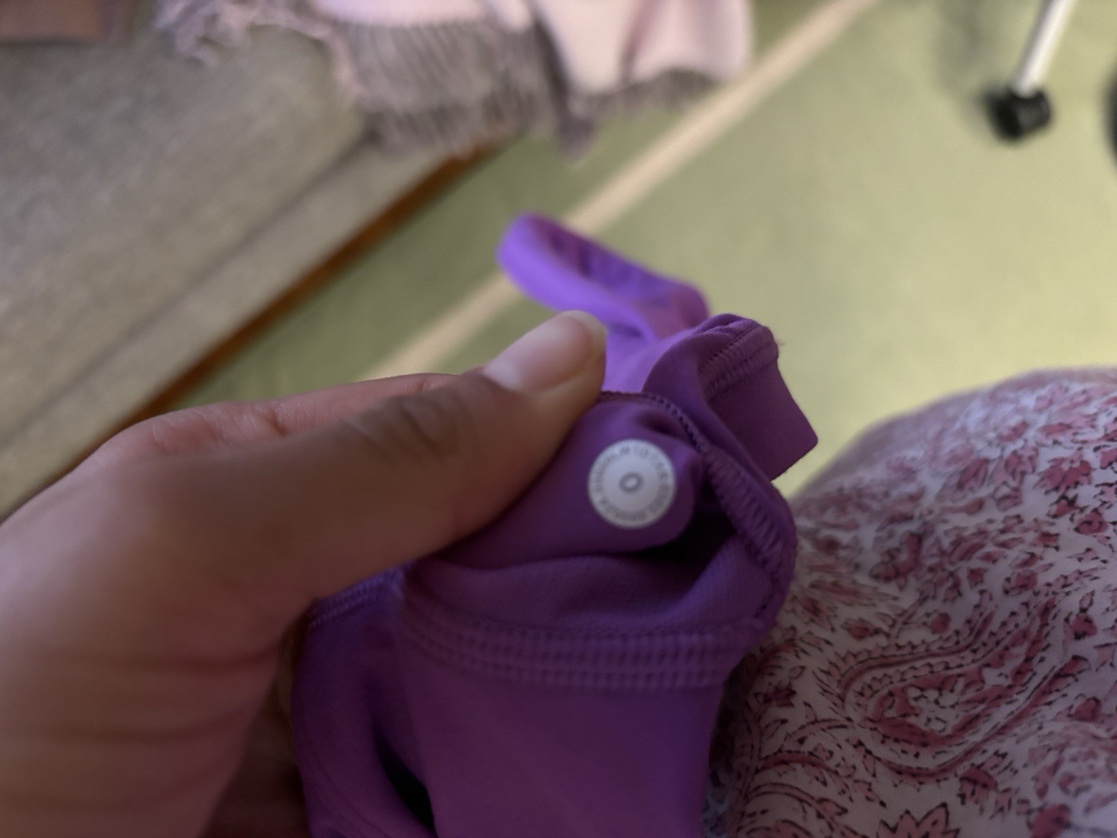 2 Lululemon Womens Size 0 Purple V-Neck Spaghetti Strap Tank w/ Built-In Bra